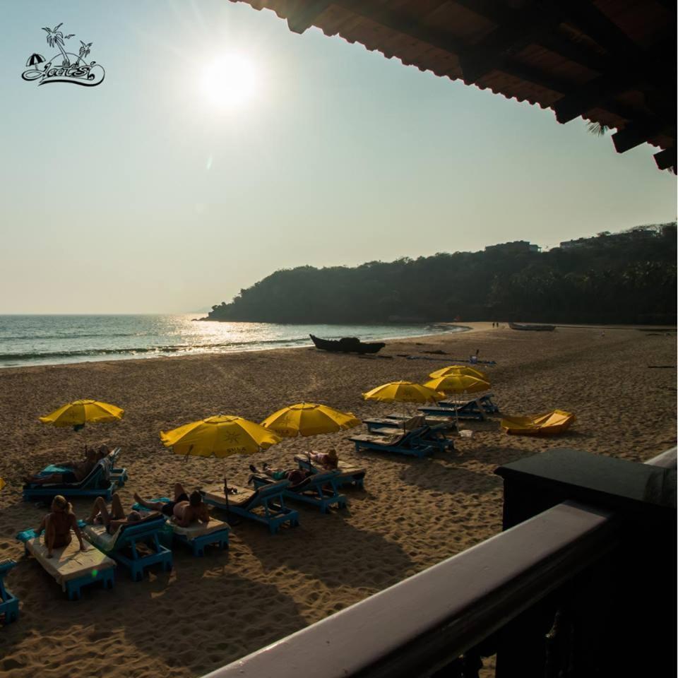 Joets Guesthouse Bogmalo Beach Exterior foto